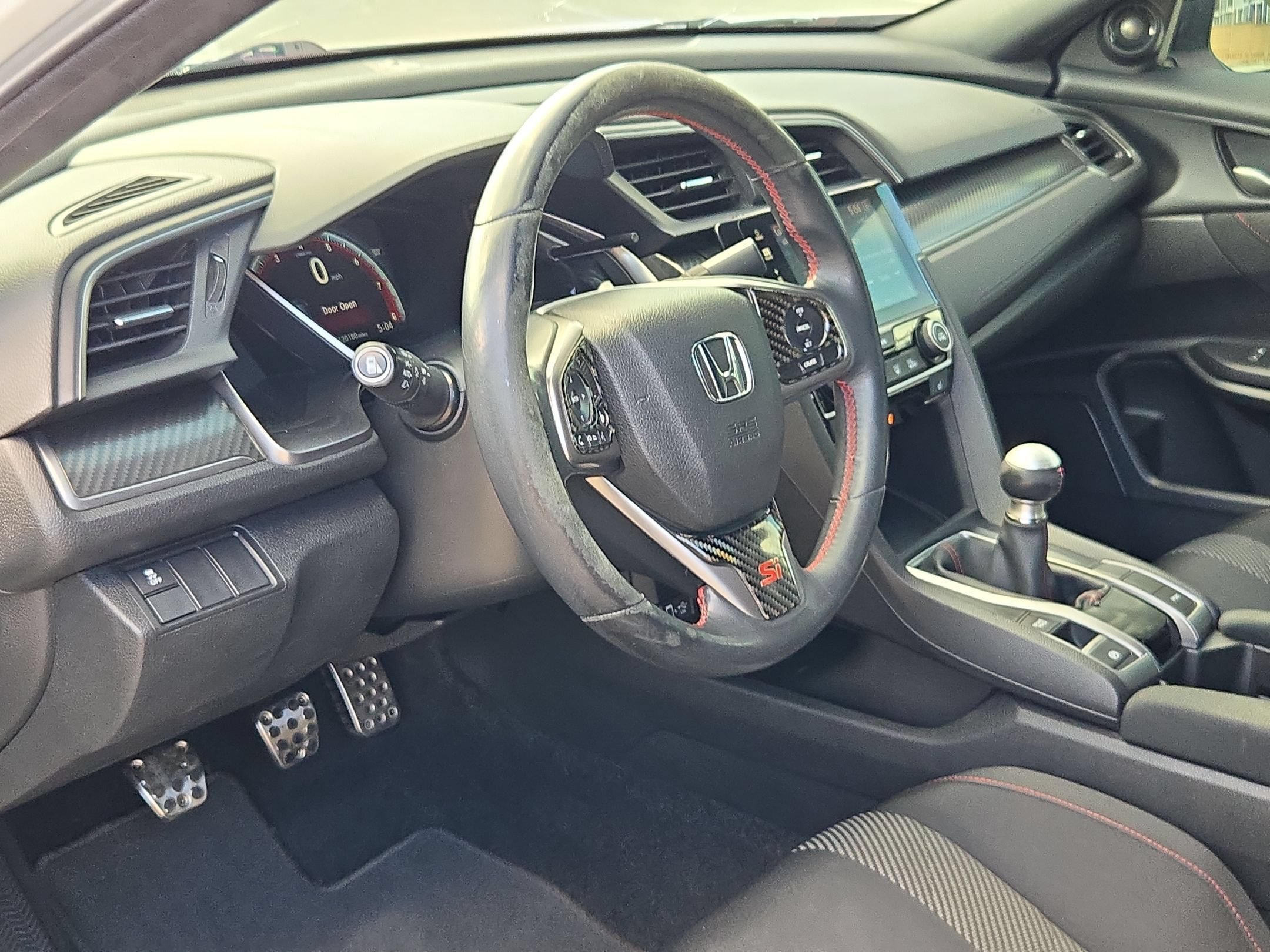 Used 2018 White Honda  image 12