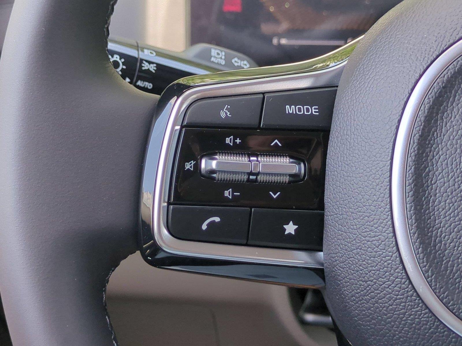 New 2026 Snow White Pearl Kia LXS image 20
