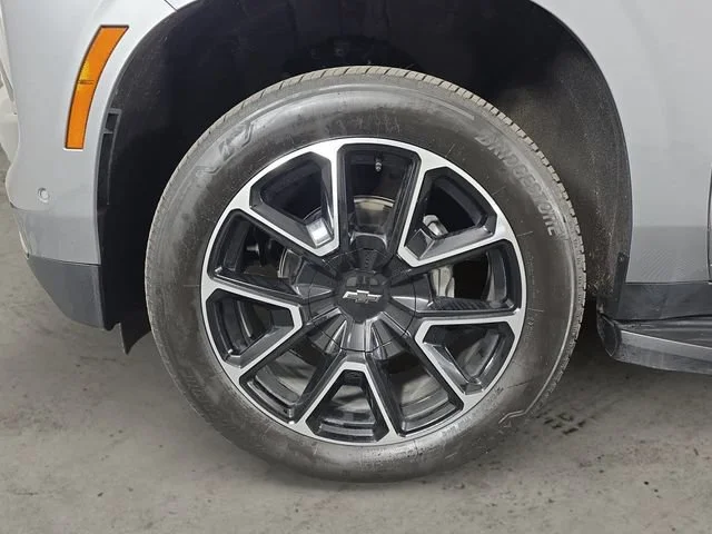 Used 2025 Sterling Gray Metallic Chevrolet RST image 9