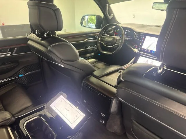 Used 2023 White Jeep Series II image 27