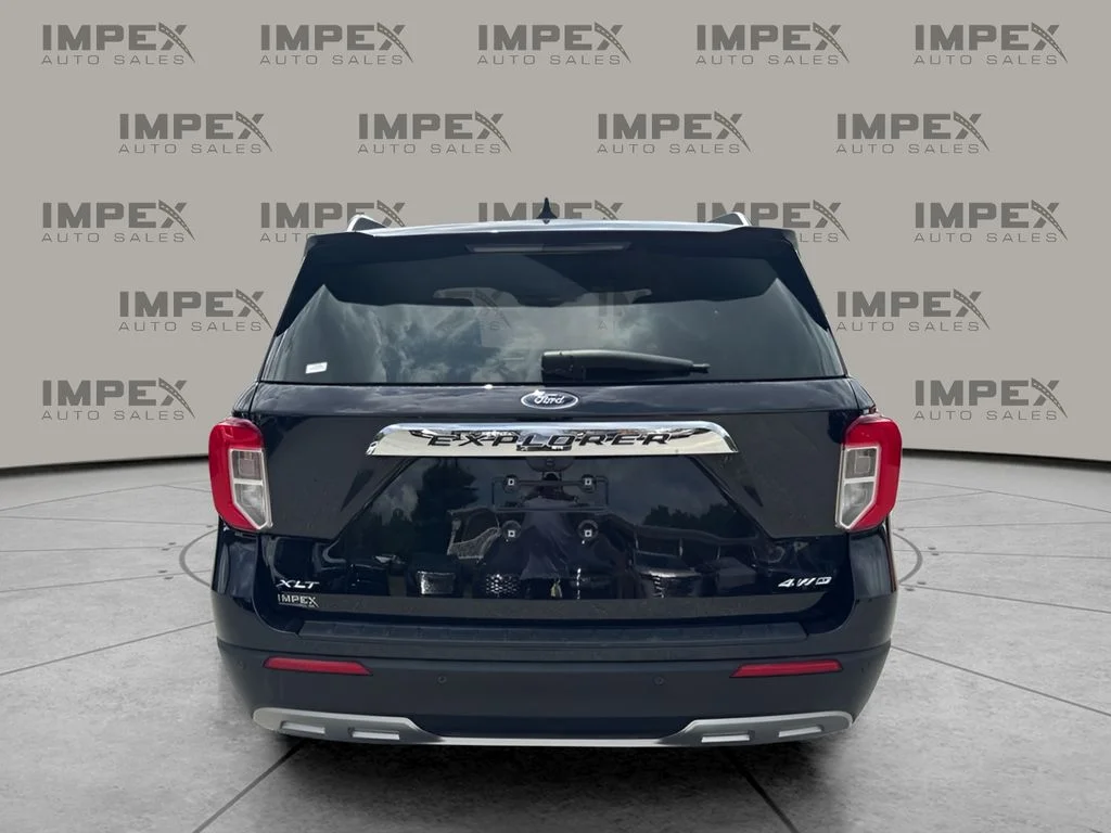 Used 2023 Black Ford XLT image 4