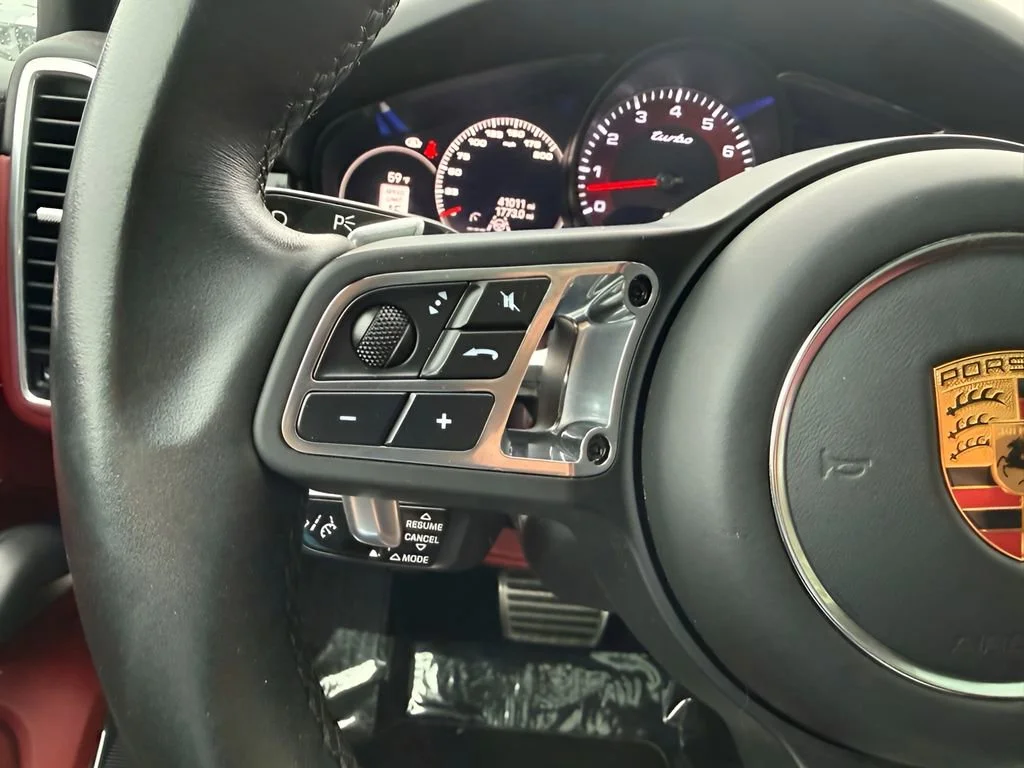 Used 2022  Porsche Turbo image 27