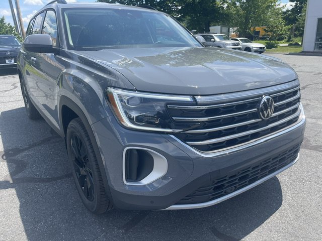 New 2026 Pure Gray Volkswagen 2.0T SE W/TECHNOLOGY image 2