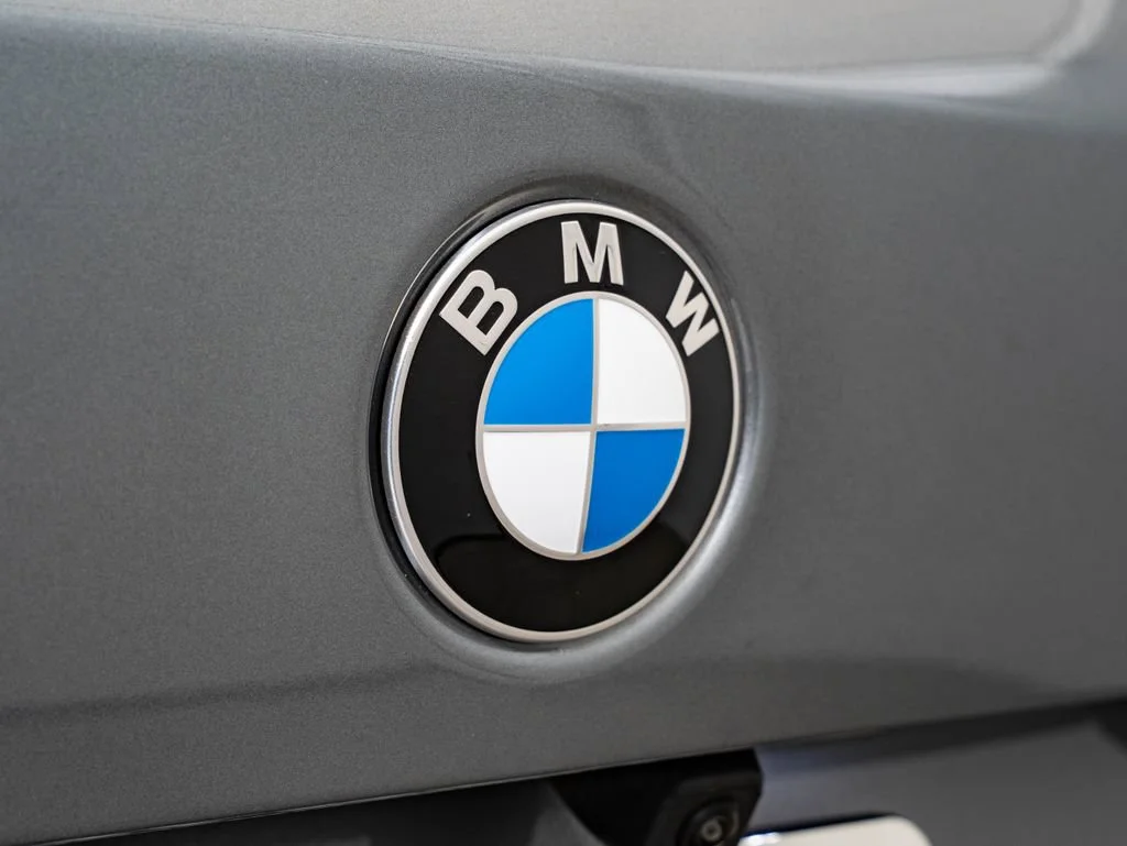 New 2026 Skyscraper Grey Metallic BMW xDrive40i image 17