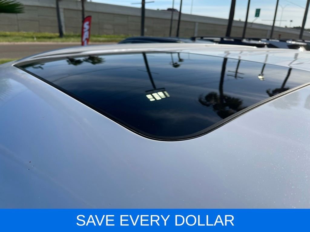 Used 2023 White Kia S image 26