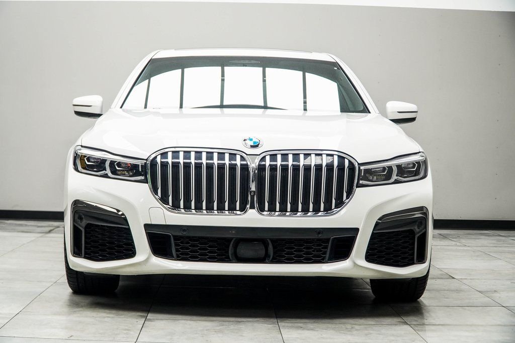 Used 2021 White BMW 740i xDrive image 7