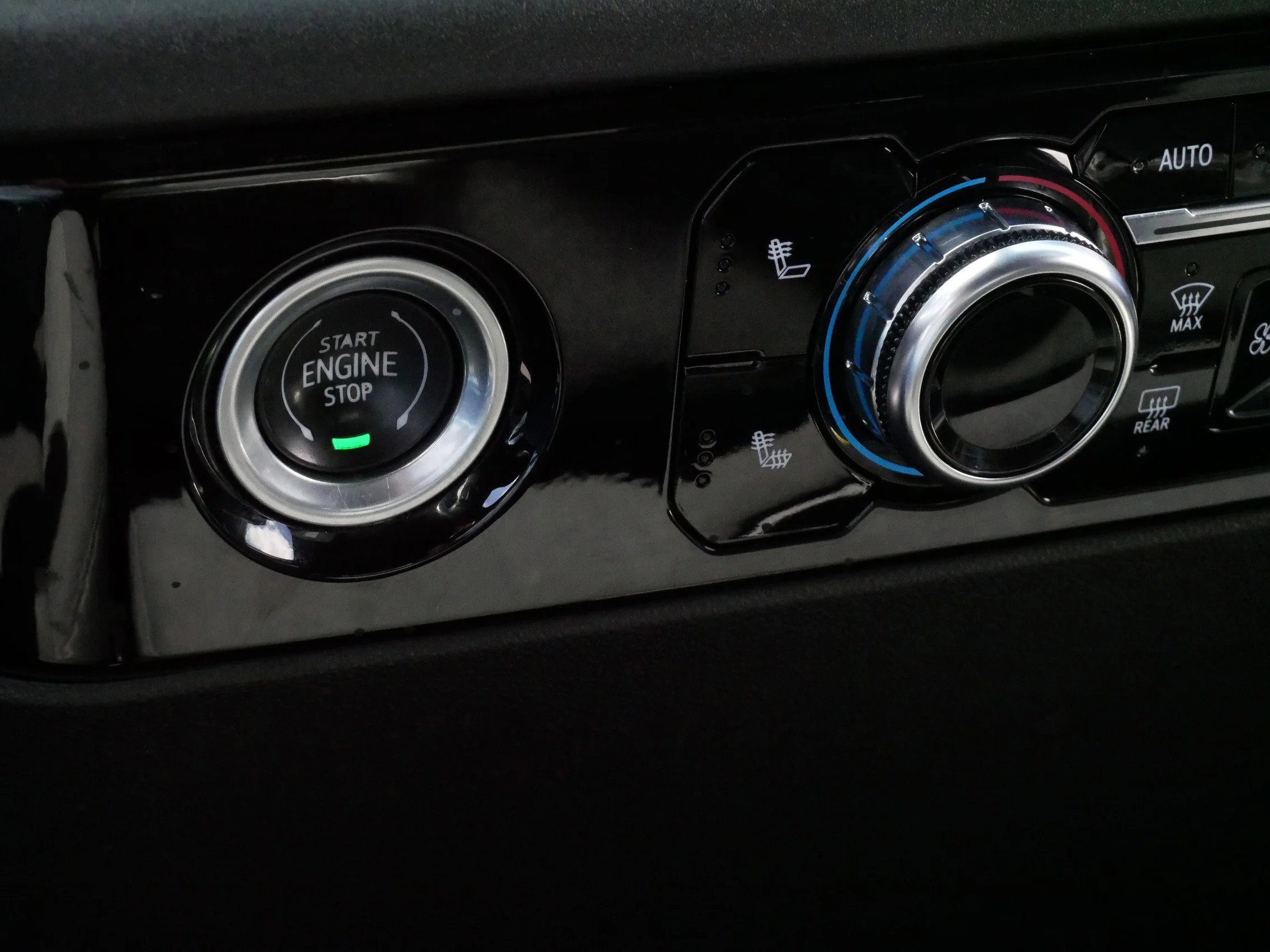 Used 2022 Dynamic Blue Metallic GMC Elevation image 26