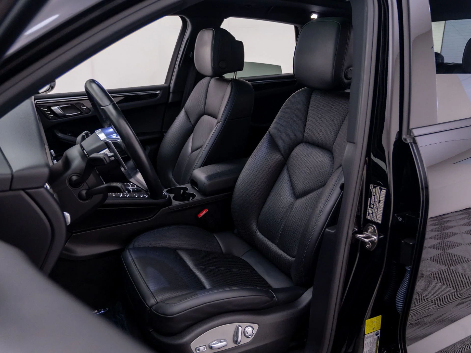 Used 2019 Black Porsche S image 4