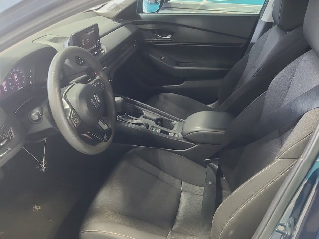 Certified Used 2025 Canyon River Blue Met Honda SE image 10