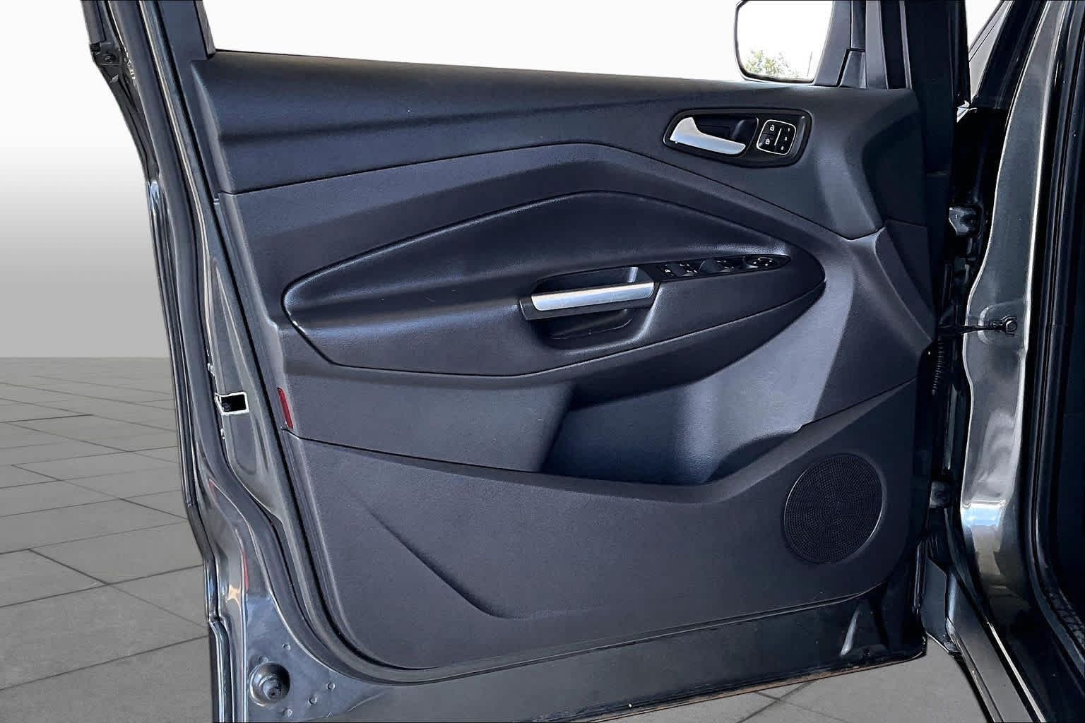 Used 2017 Magnetic Ford Titanium image 22