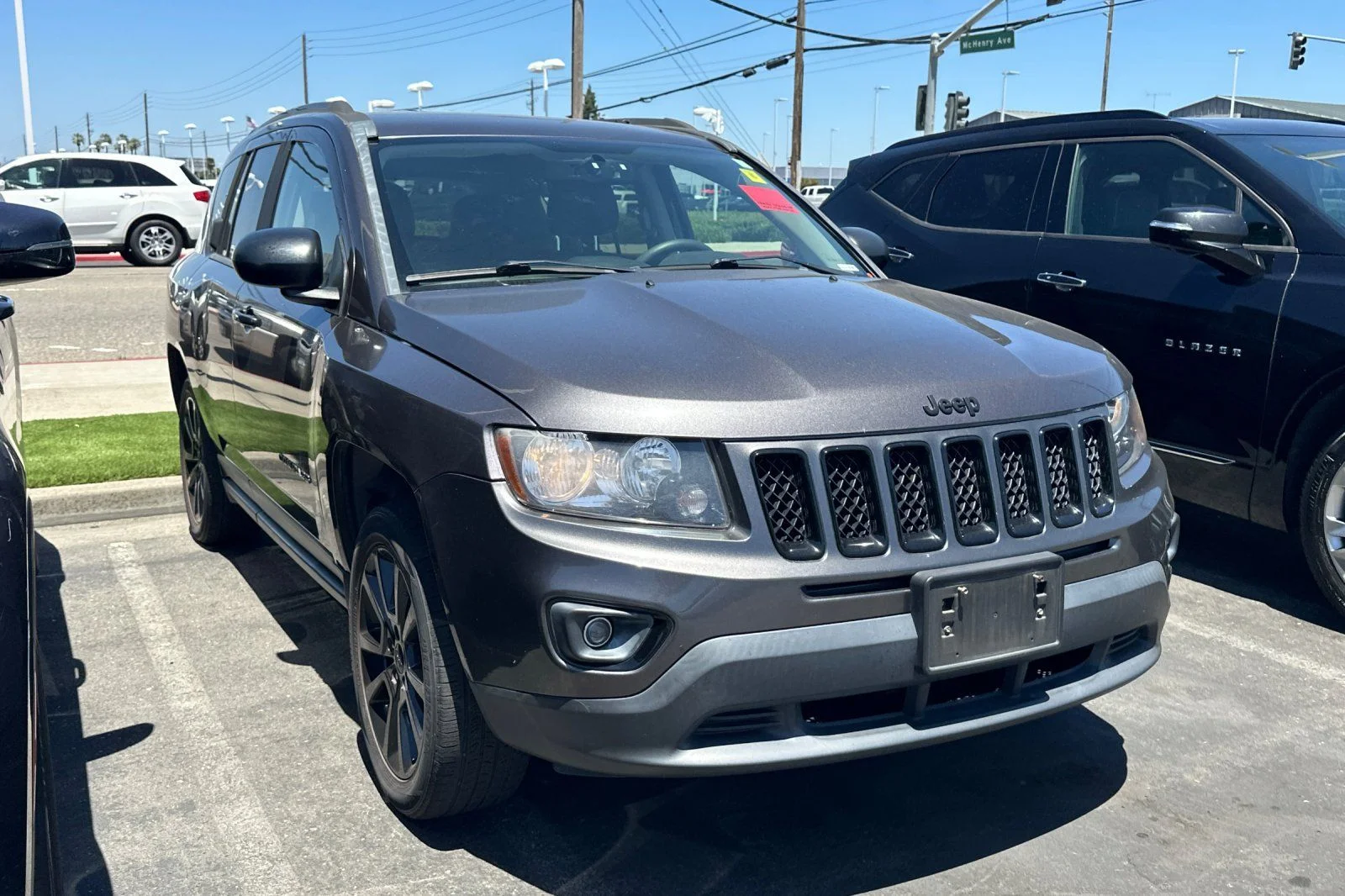 Used 2015 Granite Crystal Metallic Clearcoat Jeep Altitude image 2