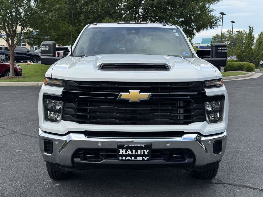 Used 2025 White Chevrolet Work Truck image 27