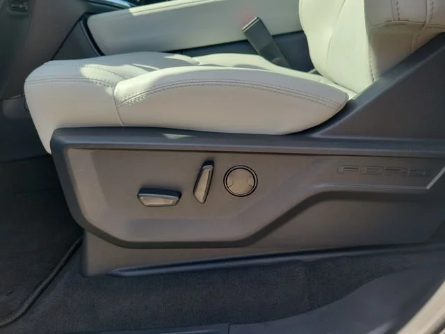 New 2027 White Ford Platinum image 18