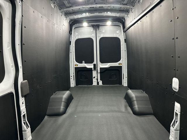 New 2026 Oxford White Ford Cargo Van image 31