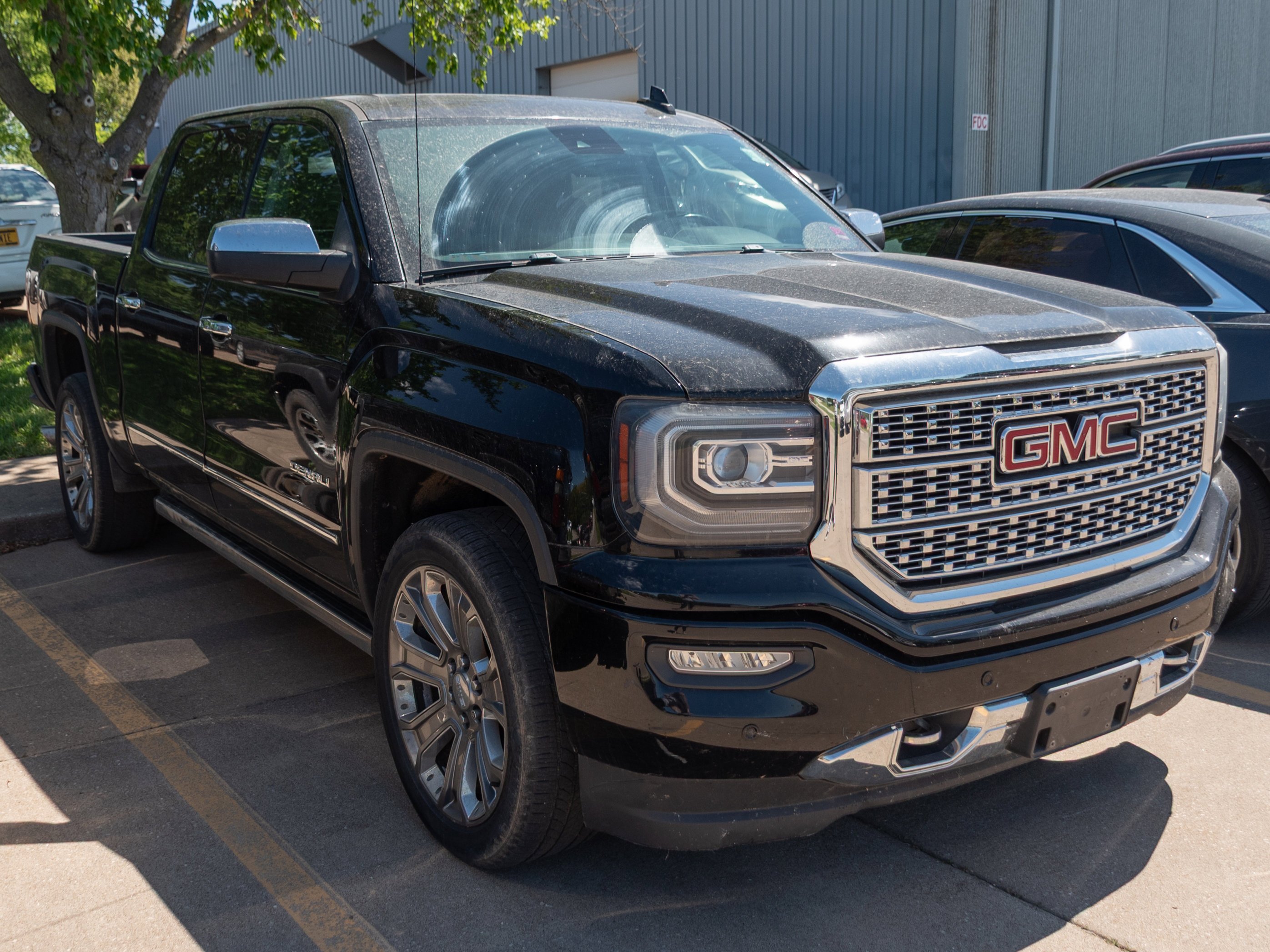 2016 GMC Sierra 4WD Crew Cab Short Box's photo