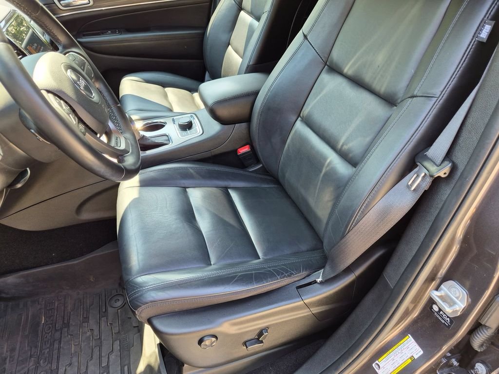 Used 2021 Gray Jeep Limited image 25