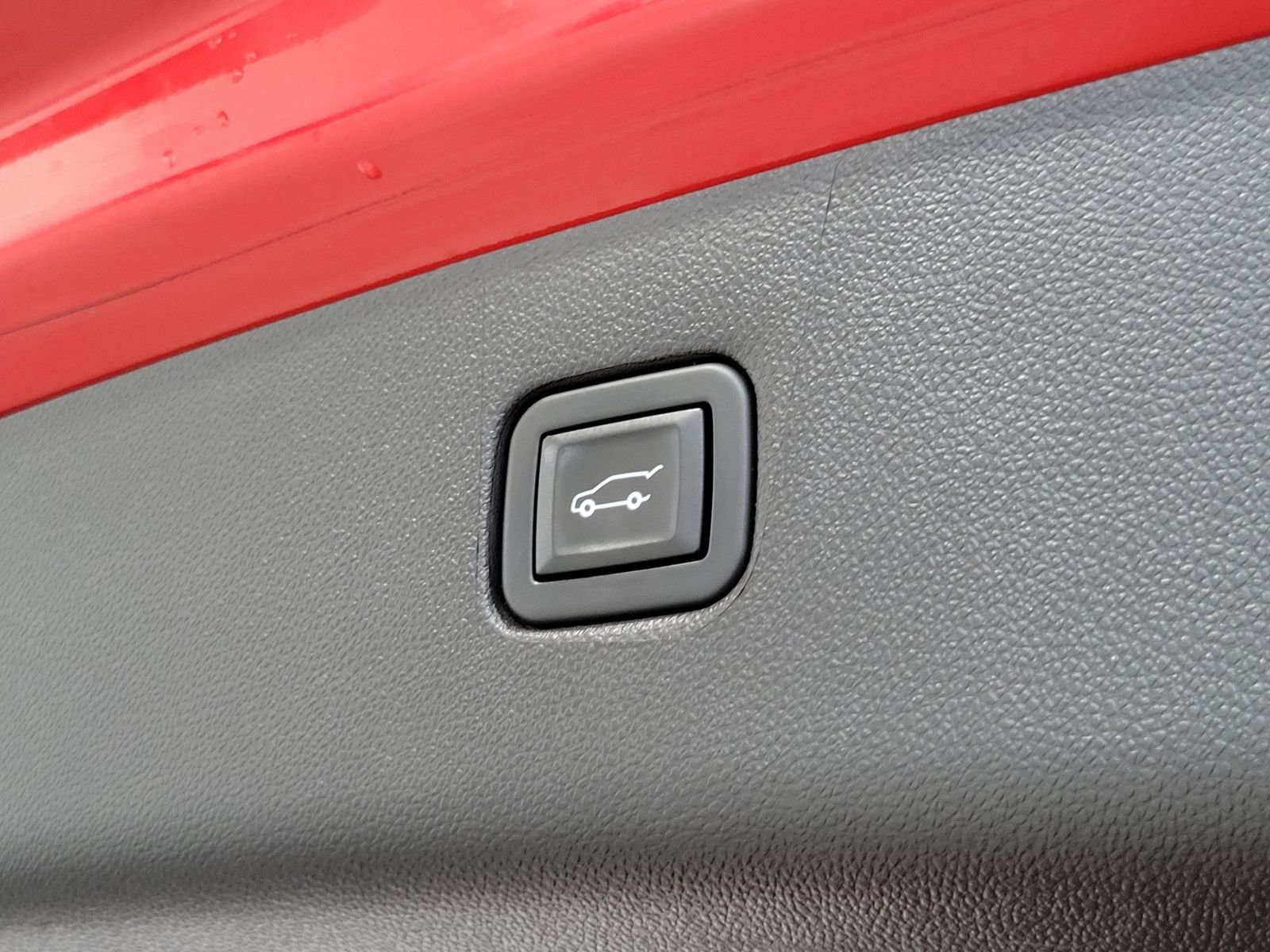 Used 2021 Red Chevrolet RS image 31
