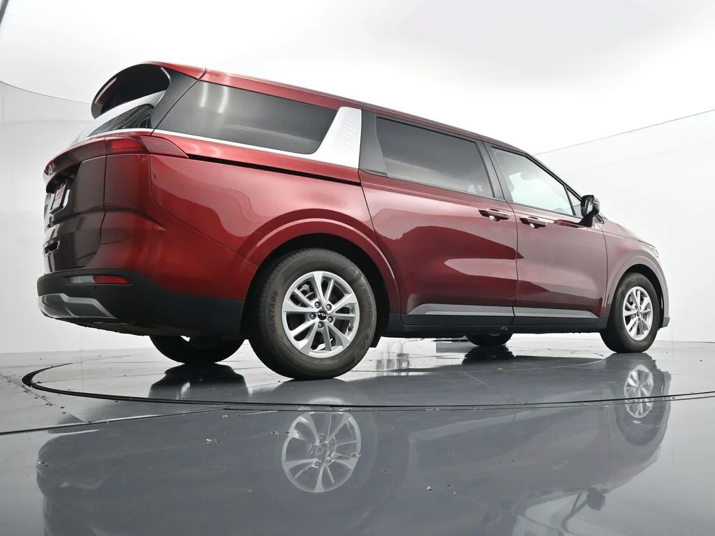 Used 2024 Red Kia LX image 40