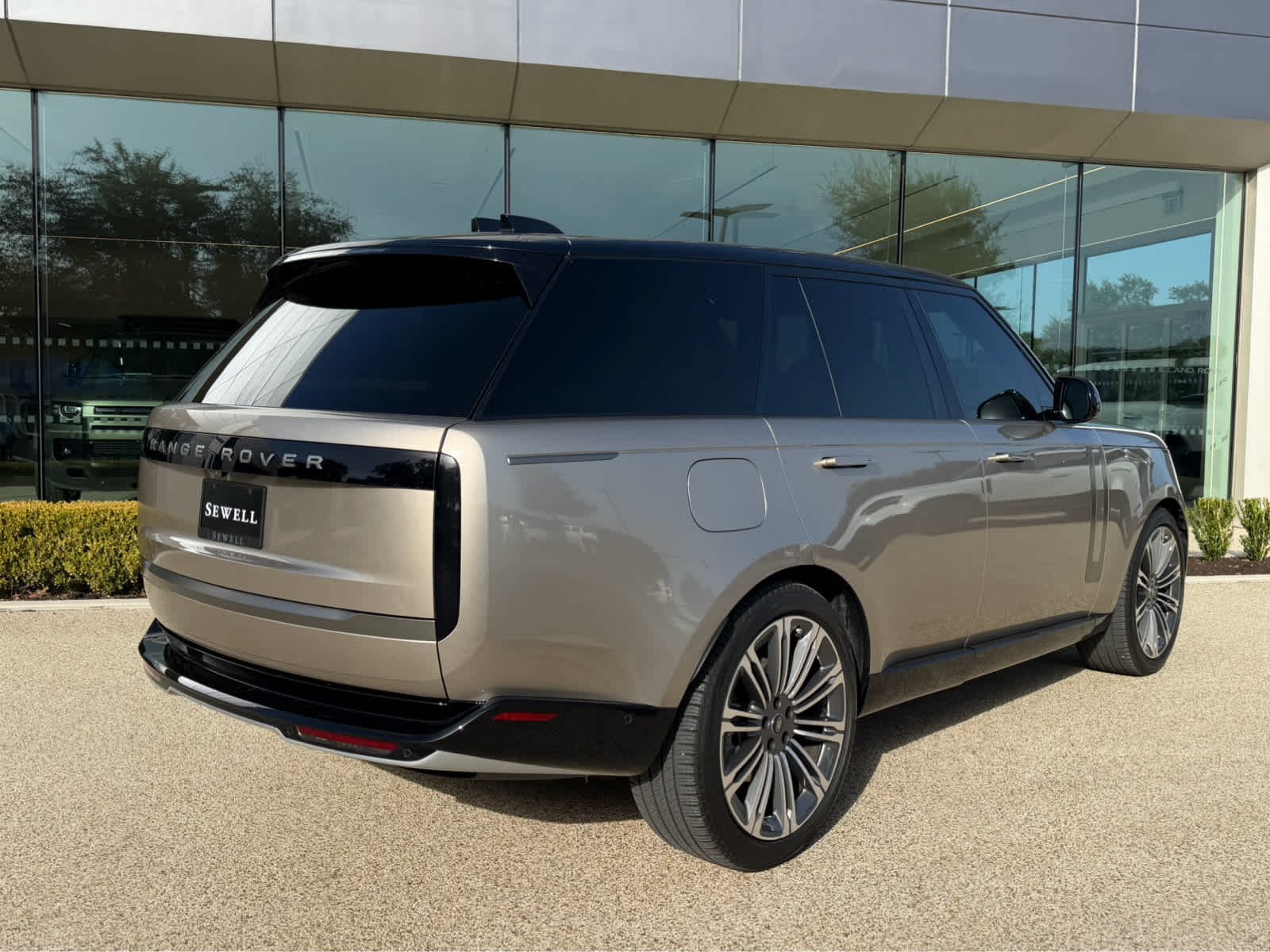Certified Used 2024 BATUMI GOLD Land Rover SE image 7