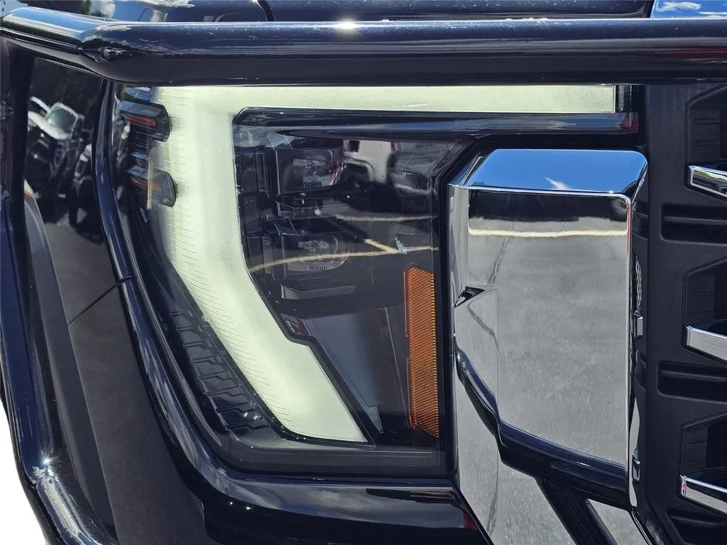 Used 2026 Onyx Black GMC SLE image 4