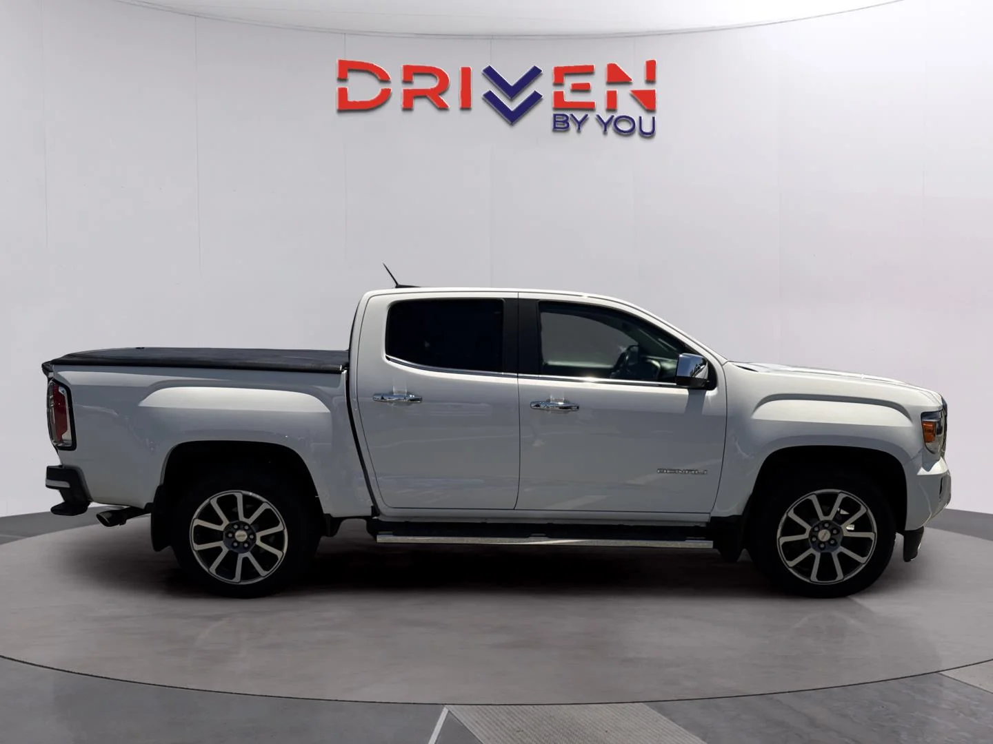 Used 2020 SUMMIT WHITE GMC 4WD Denali image 6