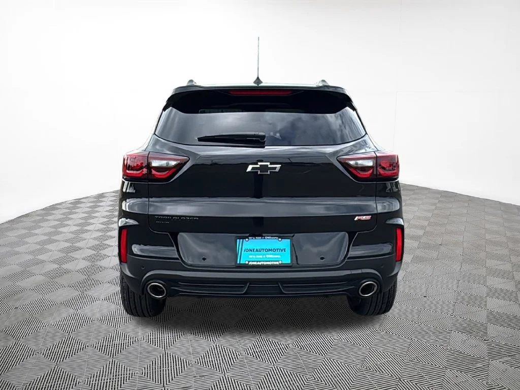 New 2026 Mosaic Black Metallic Chevrolet RS image 10