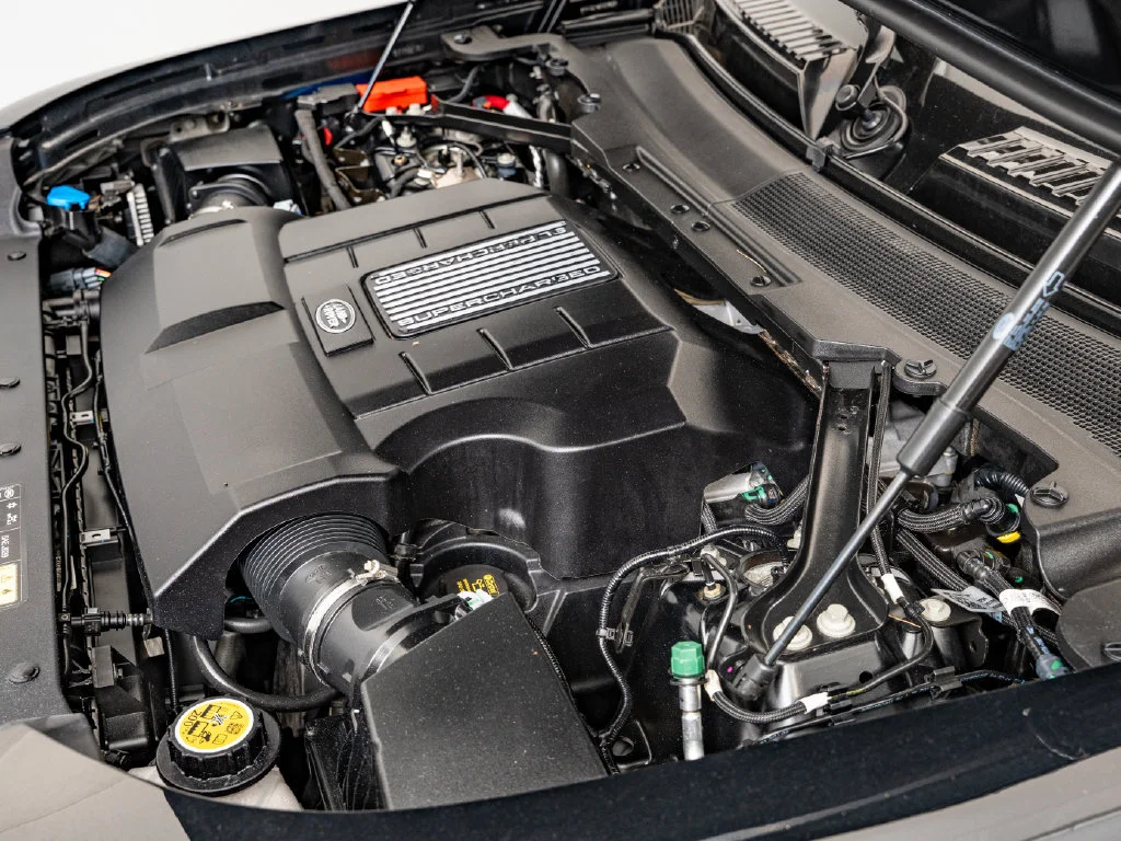 Used 2025 Black Land Rover V8 image 52