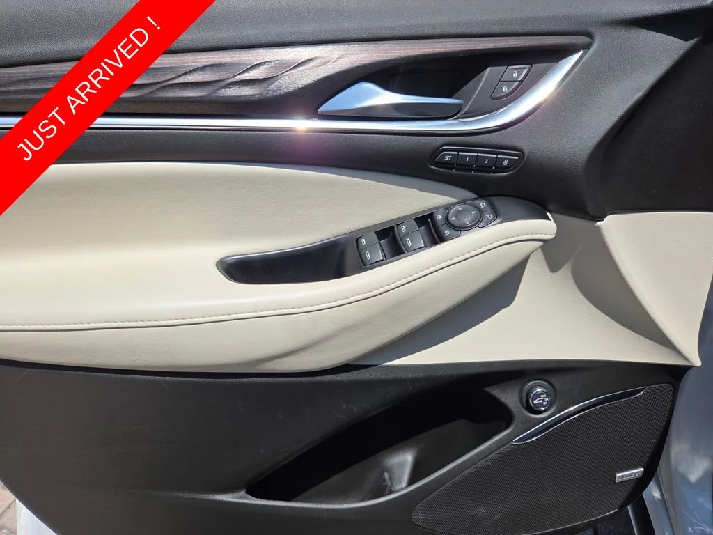 Used 2023 White Buick Avenir image 29