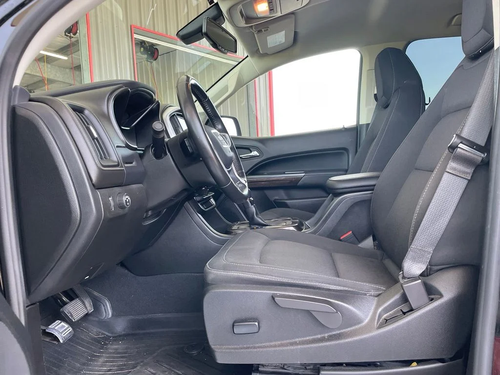 Used 2022 Black GMC Elevation image 10
