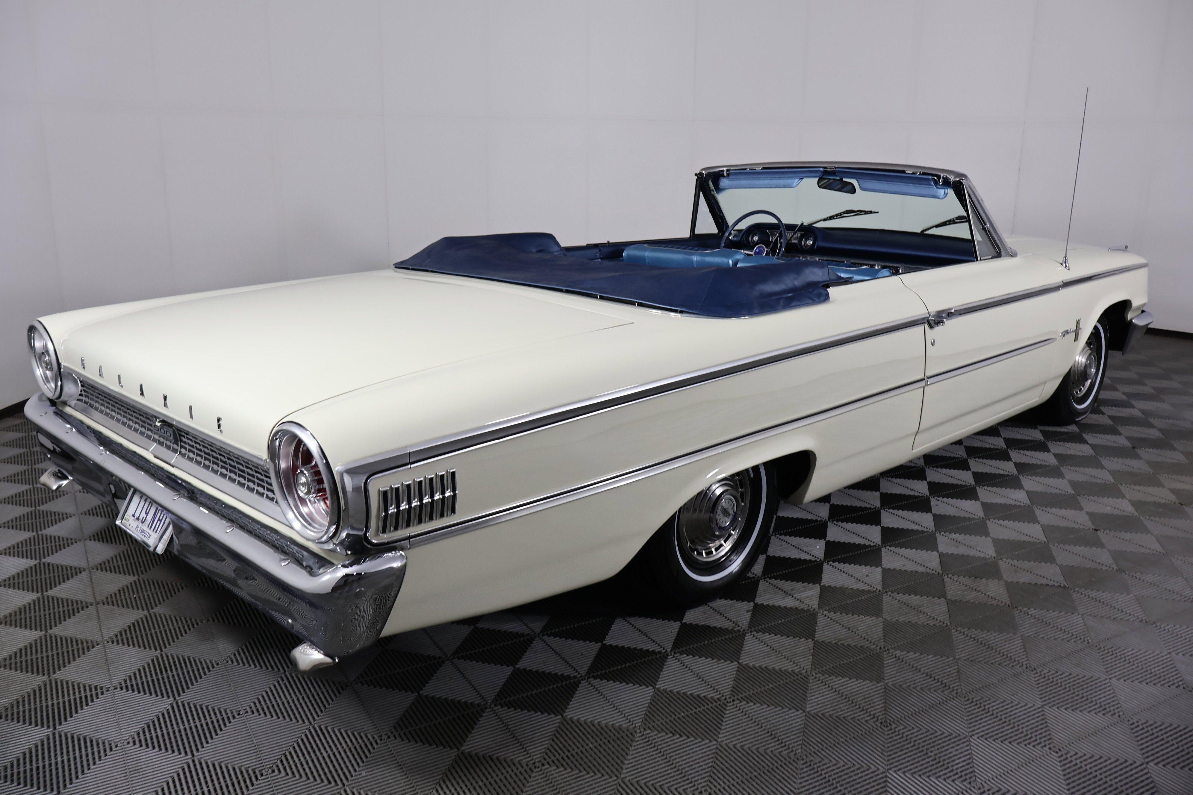 Used 1963 White Ford  image 20