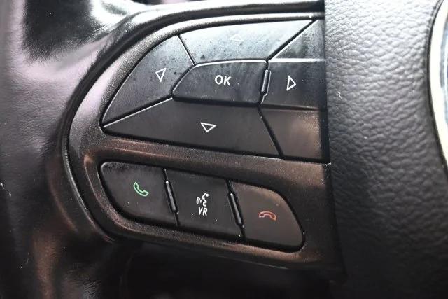 Used 2021 White Dodge SXT image 18