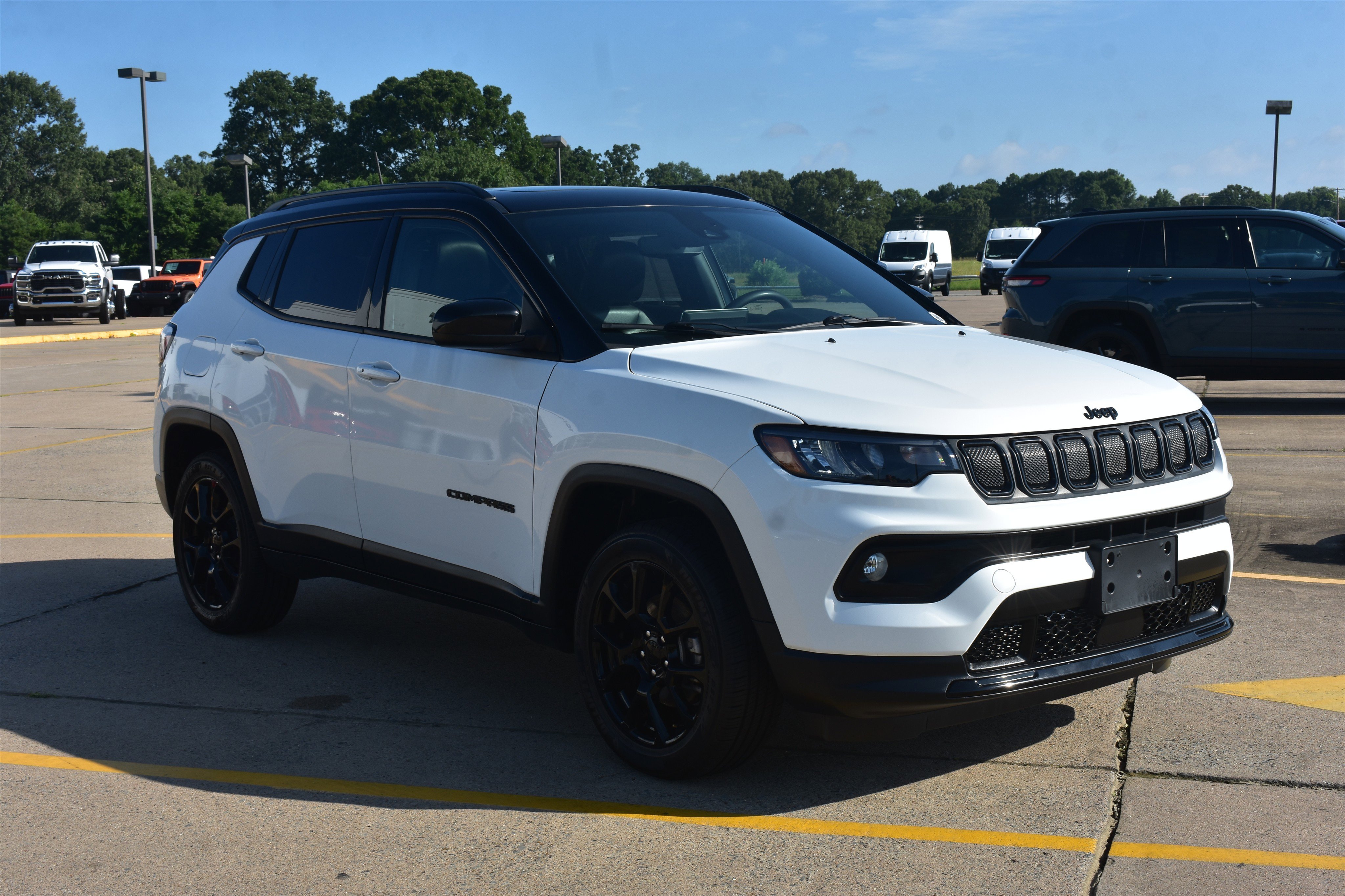 Used 2022 Bright White Clearcoat Jeep Altitude image 3