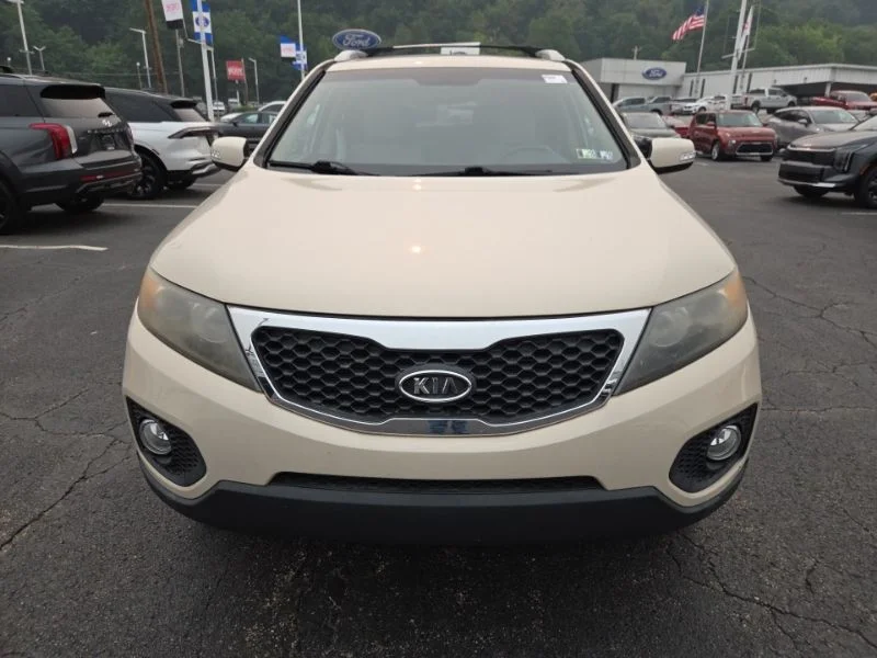 Used 2011 White Kia LX image 2