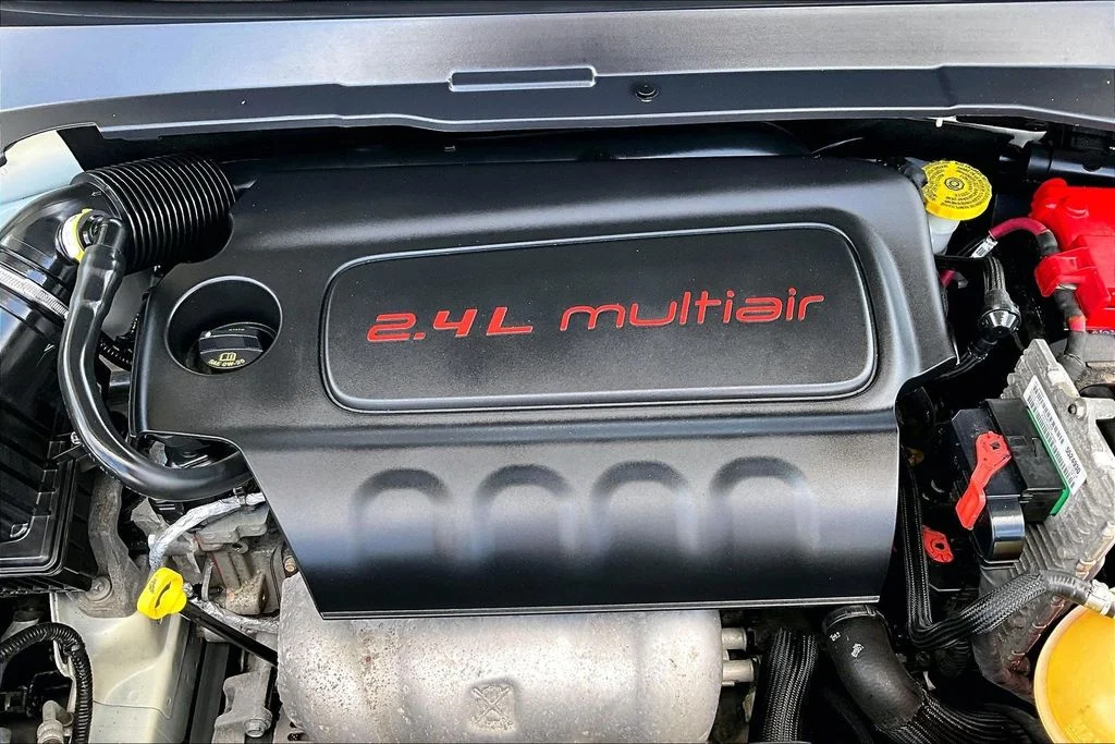 Certified Used 2019 White Jeep Latitude image 31