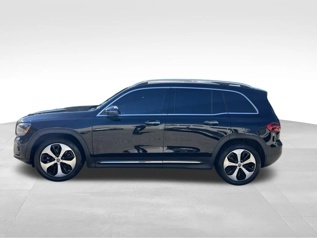 Used 2025 Black Mercedes-Benz GLB 250 image 2