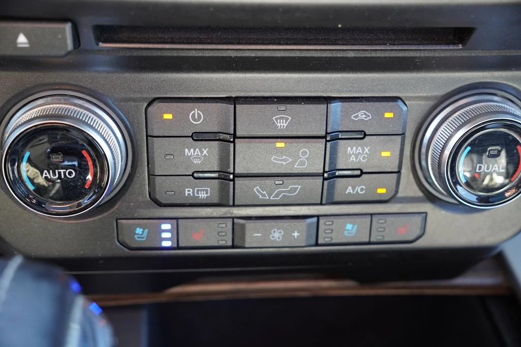 Used 2018 Black Ford Lariat image 29