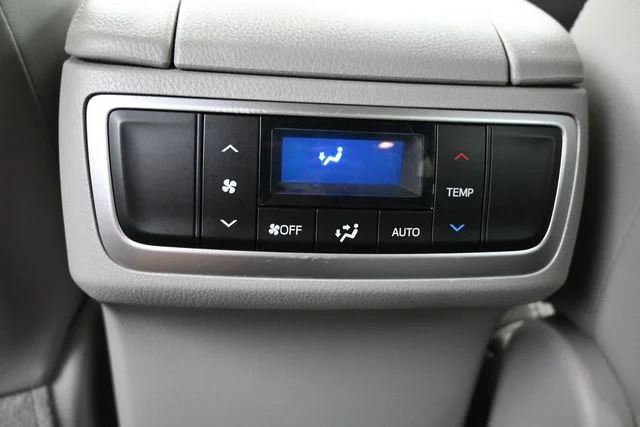 Used 2017 Silver Toyota XLE image 20