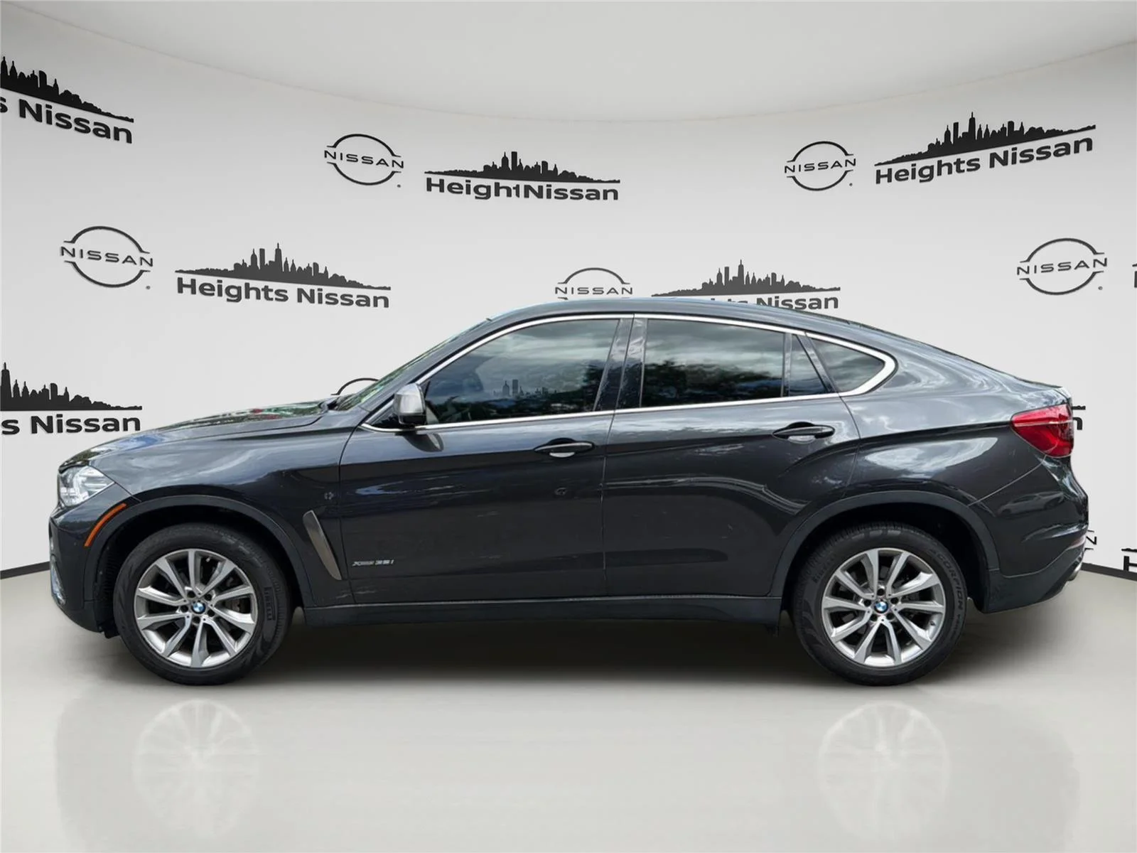 Used 2017 BMW X6 xDrive35i with VIN 5UXKU2C39H0U29209 for sale in Jackson Heights, NY