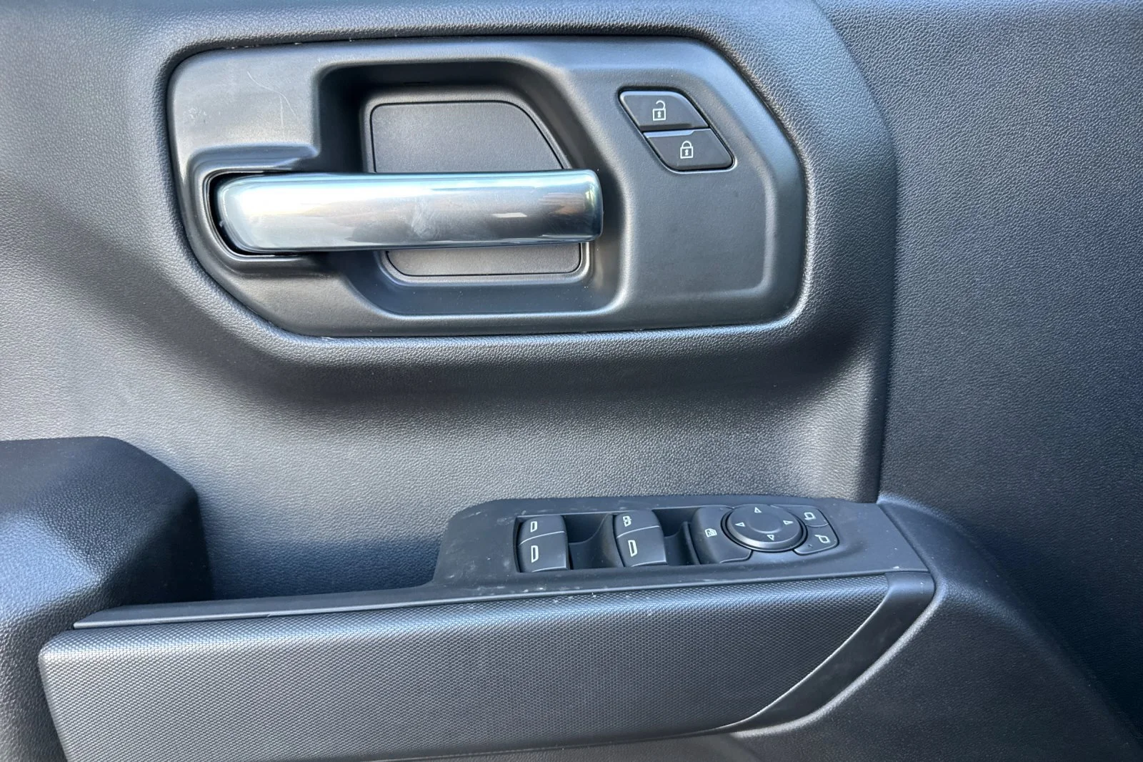 2026 Chevrolet Silverado 1500 Custom - Photo 10