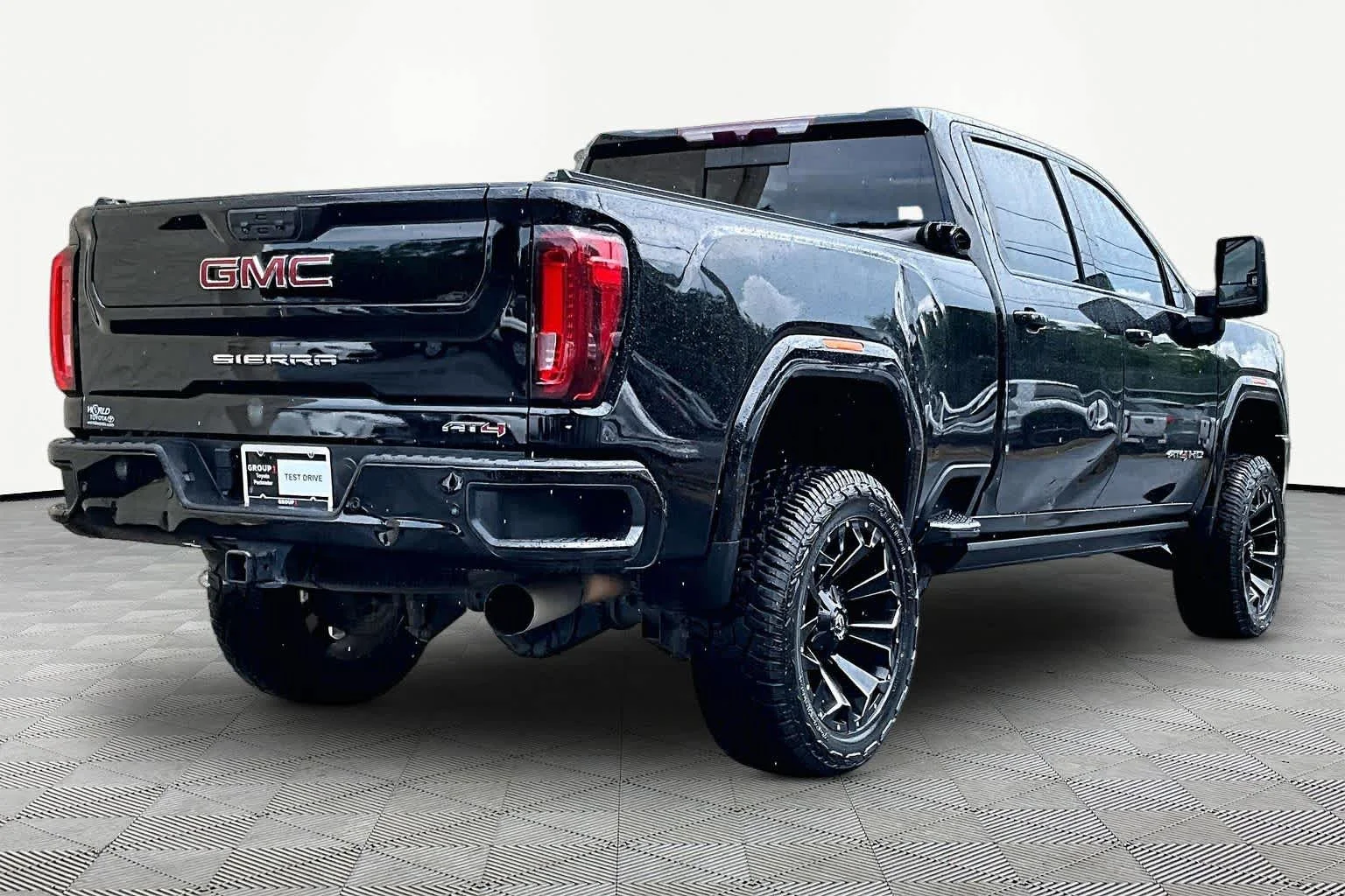 Used 2022 Onyx Black GMC AT4 image 12