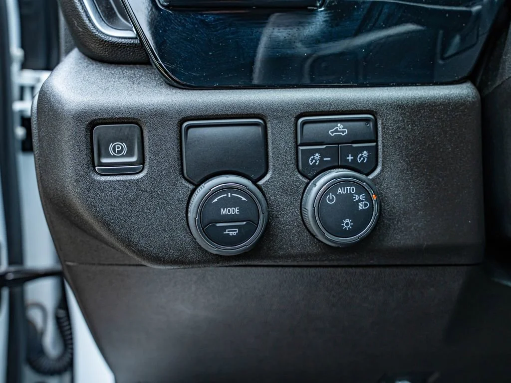 Used 2023 Summit White Chevrolet LT image 18