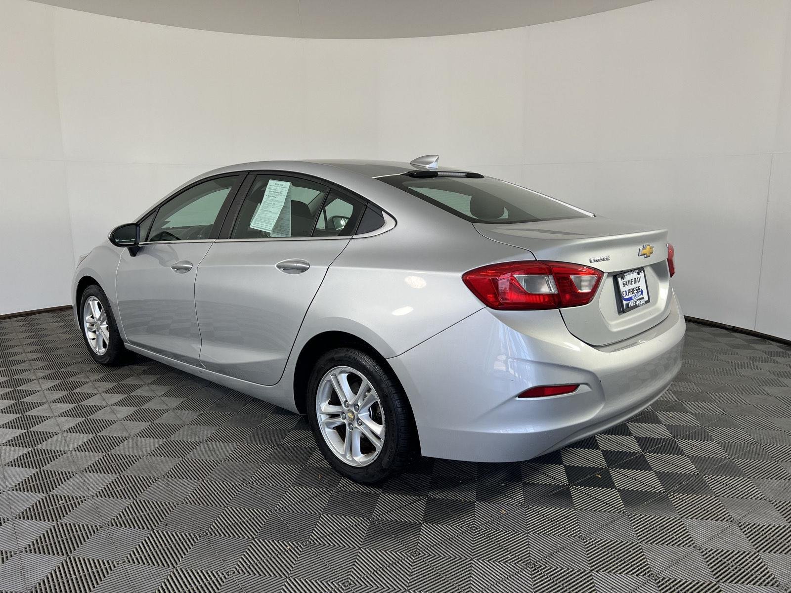 Used 2016 Silver Ice Metallic Chevrolet LT image 23