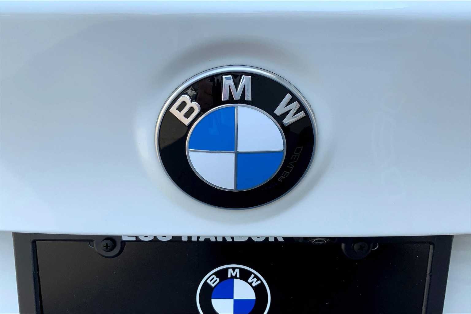 Certified Used 2023 Alpine White BMW xDrive30i image 9