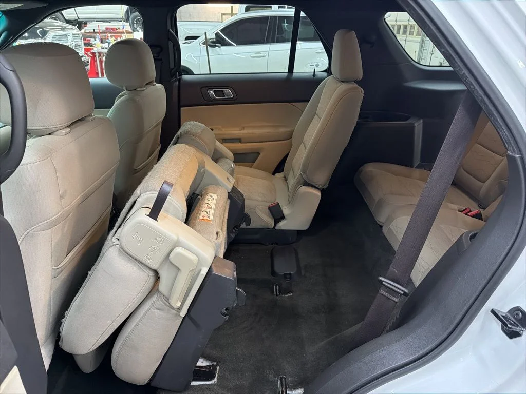 Used 2014 White Ford Base image 23