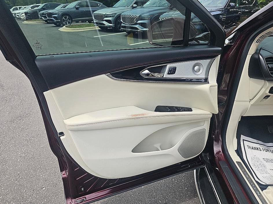 Used 2017 Burgundy Velvet Metallic Tinted Clearcoat Lincoln Black Label image 11