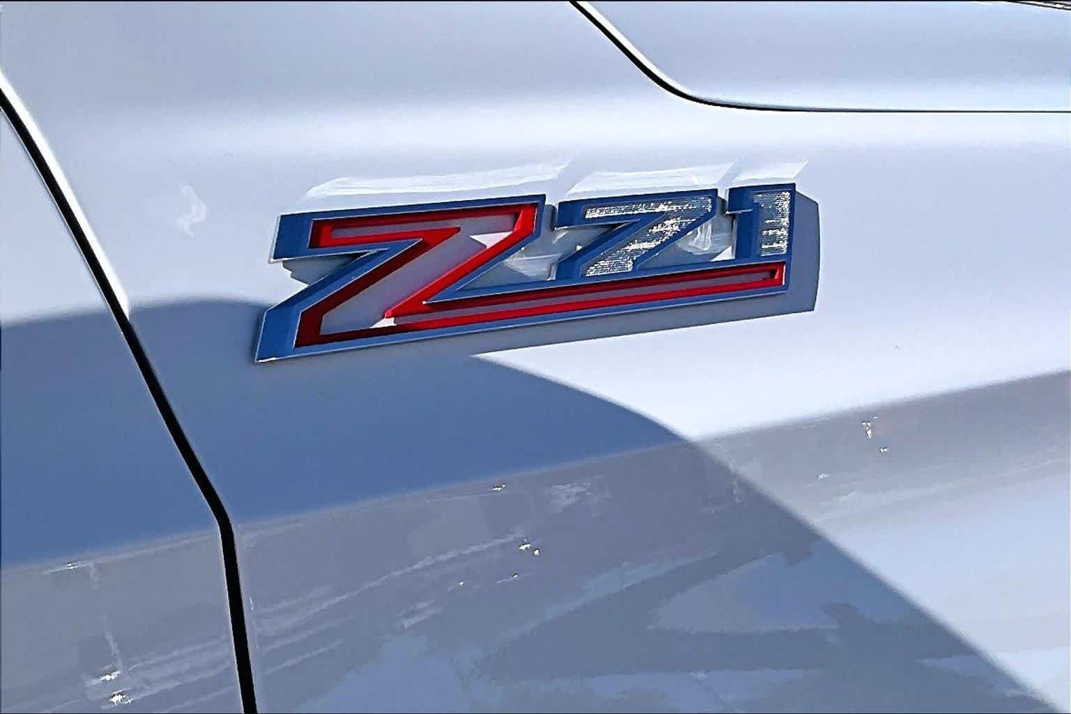 Used 2023 Summit White Chevrolet Z71 image 30