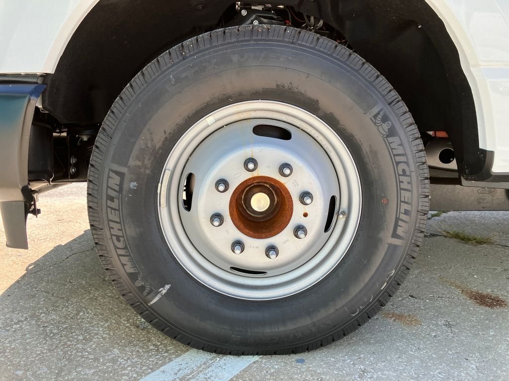 2025 Ford F-350 Super Duty Chassis Cab XL - Photo 14