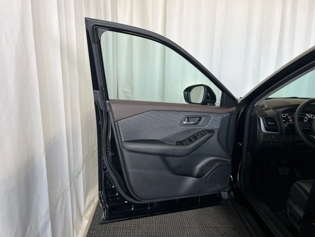 Used 2023 Black Nissan SV image 14