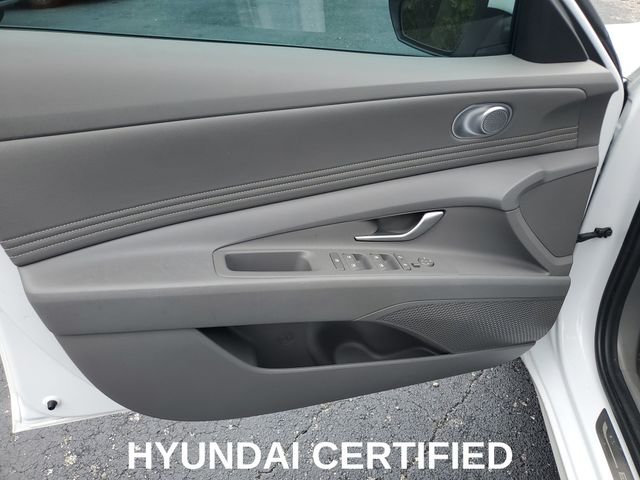 Certified Used 2025 White Hyundai SEL Convenience image 9