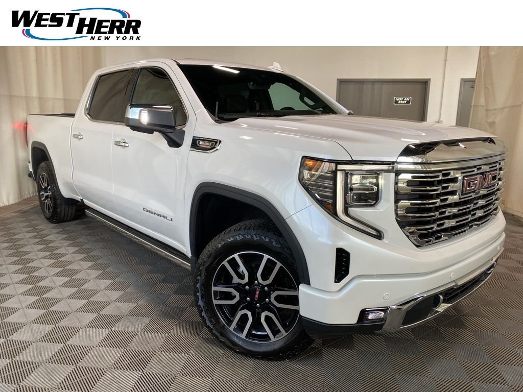 2022 GMC Sierra 4WD Crew Cab Short Box Denali's photo